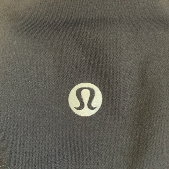 LULULEMON black basic cropped side mesh capris high rise leggings - Picture 6 of 7